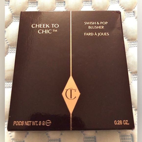 Charlotte Tilbury Cheek To Chic Blusher-Love Is The Drug. Pink, Rosy, Tint, Deep - Picture 7 of 7
